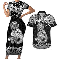 Te Reo Maori Tiki Inspired Art Couples Matching Short Sleeve Bodycon Dress and Hawaiian Shirt LT9 Black - Polynesian Pride