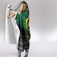 Vanuatu Pig's Tusk Meri Krismas! Hooded Blanket Vanuatuan Ancient Art Spirit LT9 - Polynesian Pride