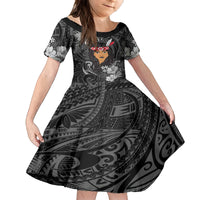 New Zealand Custom Women's Day Family Matching Off Shoulder Long Sleeve Dress and Hawaiian Shirt Maori Girl Feathers of Hope - Black LT9 Daughter's Dress Black - Polynesian Pride