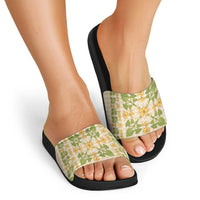 Squares Puakenikeni and Kalo Slide Sandals Beige Palaka Hawaiian Quilt Pattern - Polynesian Pride