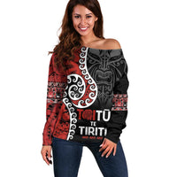 Honour The Treaty New Zealand Off Shoulder Sweater Toitu Te Tiriti Ake!Ake!Ake! LT9 Women Black - Polynesian Pride