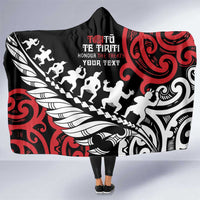 Honour The Treaty New Zealand Personalised Hooded Blanket Toitu Te Tiriti Half Fern with Haka dance LT9 One Size Black - Polynesian Pride