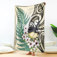 Endemic Tomtit New Zealand Blanket Miromiro Manuka Silver Fern Maori Pattern