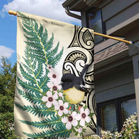 Endemic Tomtit New Zealand Garden Flag Miromiro Manuka Silver Fern Maori Pattern