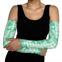 Omaomao Aloha Hawaii Arm Sleeves Plumeria Lei With Palaka Motif - Polynesian Pride