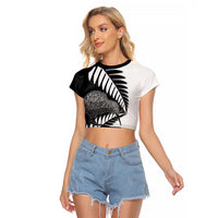 New Zealand Silver Fern Curling Personalised Raglan Cropped T Shirt Aotearoa Kiwi Ponga Black White Version LT14 Female Black - Polynesian Pride