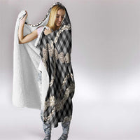Black Aloha Hawaii Shell Lei Hooded Blanket Palaka Hebrew Cone Honey Cowrie Elegant Curves - Polynesian Pride