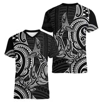 New Zealand Hammerhead Shark Women V-Neck T-Shirt Maori Haehae Mangopare Black LT14 - Polynesian Pride
