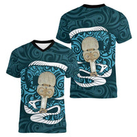 Turquoise New Zealand Eel Women V-Neck T-Shirt Aotearoa Maori Tuna With Kotiate Weapon LT14 - Polynesian Pride