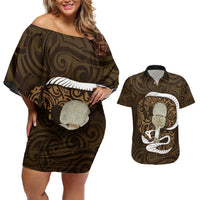 Gold New Zealand Eel Couples Matching Off Shoulder Short Dress and Hawaiian Shirt Aotearoa Maori Tuna With Kotiate Weapon LT14 Gold - Polynesian Pride