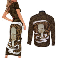 Gold New Zealand Eel Couples Matching Short Sleeve Bodycon Dress and Long Sleeve Button Shirt Aotearoa Maori Tuna With Kotiate Weapon LT14 - Polynesian Pride