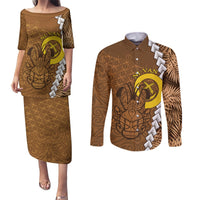 Vanuatu Coconut Crab Couples Matching Puletasi and Long Sleeve Button Shirt Ni-Van Tropical Leaves With Sand Drawing Art