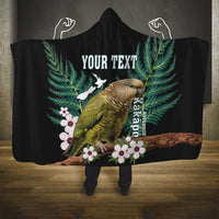 Personalised New Zealand Kakapo Hooded Blanket Aotearoa Fern With Manuka LT14 One Size Black - Polynesian Pride