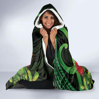 New Zealand Gecko Hooded Blanket Aotearoa Maori With Pohutukawa Flowers LT14 - Polynesian Pride