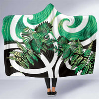 Piwakawaka New Zealand Matariki Hooded Blanket Maori New Year Silver Fern Green Galaxy LT14 One Size Green - Polynesian Pride