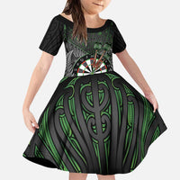 Personalised New Zealand Darts Family Matching Puletasi and Hawaiian Shirt Dartboard Maori Fern Puhoro Art LT14 Daughter's Dress Black - Polynesian Pride
