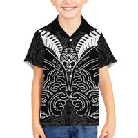 Kia Kaha Te Reo Maori Family Matching Off Shoulder Short Dress and Hawaiian Shirt Aotearoa Hei Tiki With Hongi LT14 Son's Shirt Black - Polynesian Pride