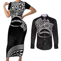 Personalised Pohnpei Nukuoro Micronesia Couples Matching Short Sleeve Bodycon Dress and Long Sleeve Button Shirt Polynesian Tattoo Curves Black Version LT14 Black - Polynesian Pride
