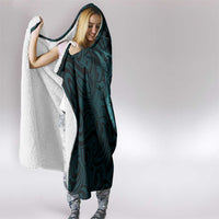 New Zealand Skull Darts Hooded Blanket Aotearoa Maori Chest Tattoo Stylized Teal - Polynesian Pride