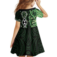 Green Aotearoa Family Matching Off The Shoulder Long Sleeve Dress and Hawaiian Shirt Taniko Motifs With Paua Shell Kowhaiwhai LT14 - Polynesian Pride