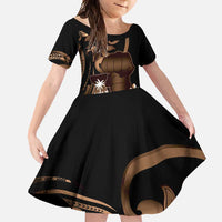 Brown Hafa Adai Guam Family Matching Short Sleeve Bodycon Dress and Hawaiian Shirt Chamorro Latte Stone Hand With Plumeria LT14 Daughter's Dress Brown - Polynesian Pride