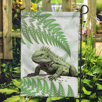 Green New Zealand Tuatara Garden Flag Aotearoa Sphenodon Punctatus Silver Fern LT14 Garden Flag Green - Polynesian Pride