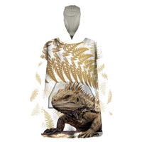 Gold New Zealand Tuatara Wearable Blanket Hoodie Aotearoa Sphenodon Punctatus Silver Fern LT14 One Size Gold - Polynesian Pride
