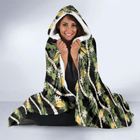 Hawaiian Pikake Maile Lei Hooded Blanket Tiare Hibiscus Kalo Palapalai Leaf Black LT19 - Polynesian Pride