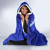 Chuuk Micronesian Roots Hooded Blanket Polynesian Tribal Pattern Hibiscus Flower And Stingray Art TS04 - Polynesian Pride