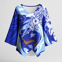 Chuuk Micronesian Roots Kimono Sleeve Blouse Polynesian Tribal Pattern Hibiscus Flower And Stingray Art TS04 Female Blue White - Polynesian Pride