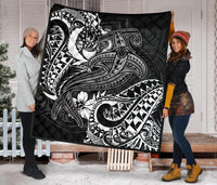 Pohnpei Premium Quilt - White Shark Polynesian Tattoo - Polynesian Pride