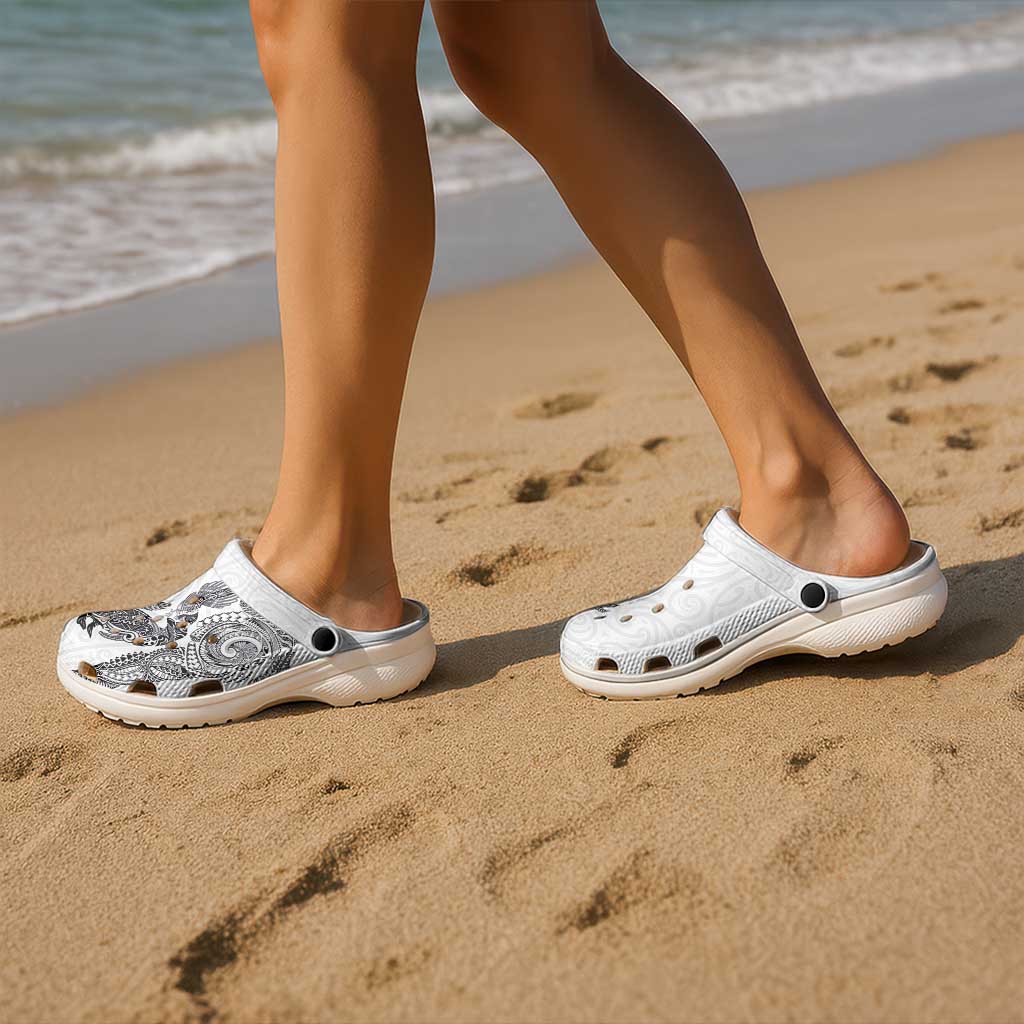 Aotearoa Moko Tribal Tattoo Clogs Shoes New Zealand Maori Penguin and Fantail White Color LT03 - Polynesian Pride