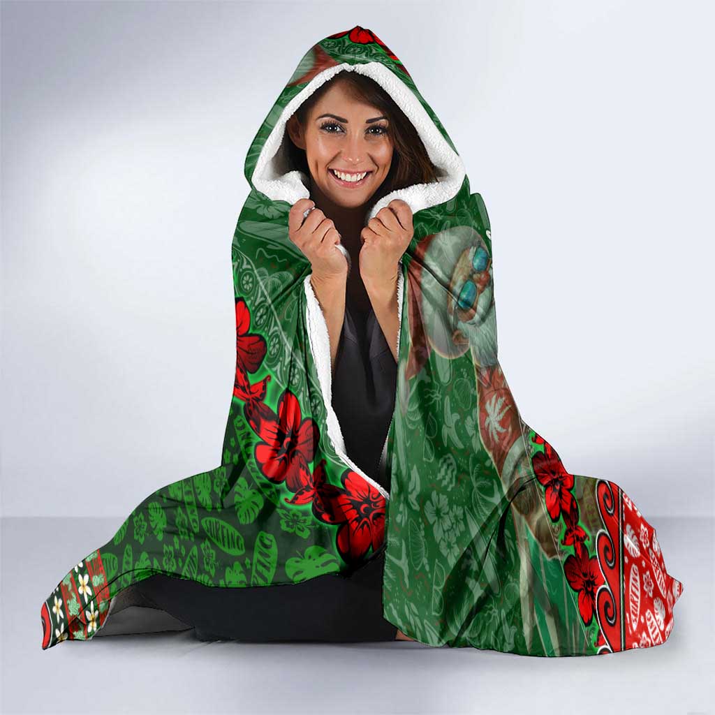 Mele Kalikimaka Shaka Santa Hooded Blanket Hawaiian Surf Christmas Design with Aloha Spirit DT02 - Polynesian Pride