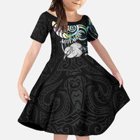 New Zealand Kiwi Bird Family Matching Short Sleeve Bodycon Dress and Hawaiian Shirt Silver Fern Koru Paua Shell DT04 Daughter's Dress Black - Polynesian Pride