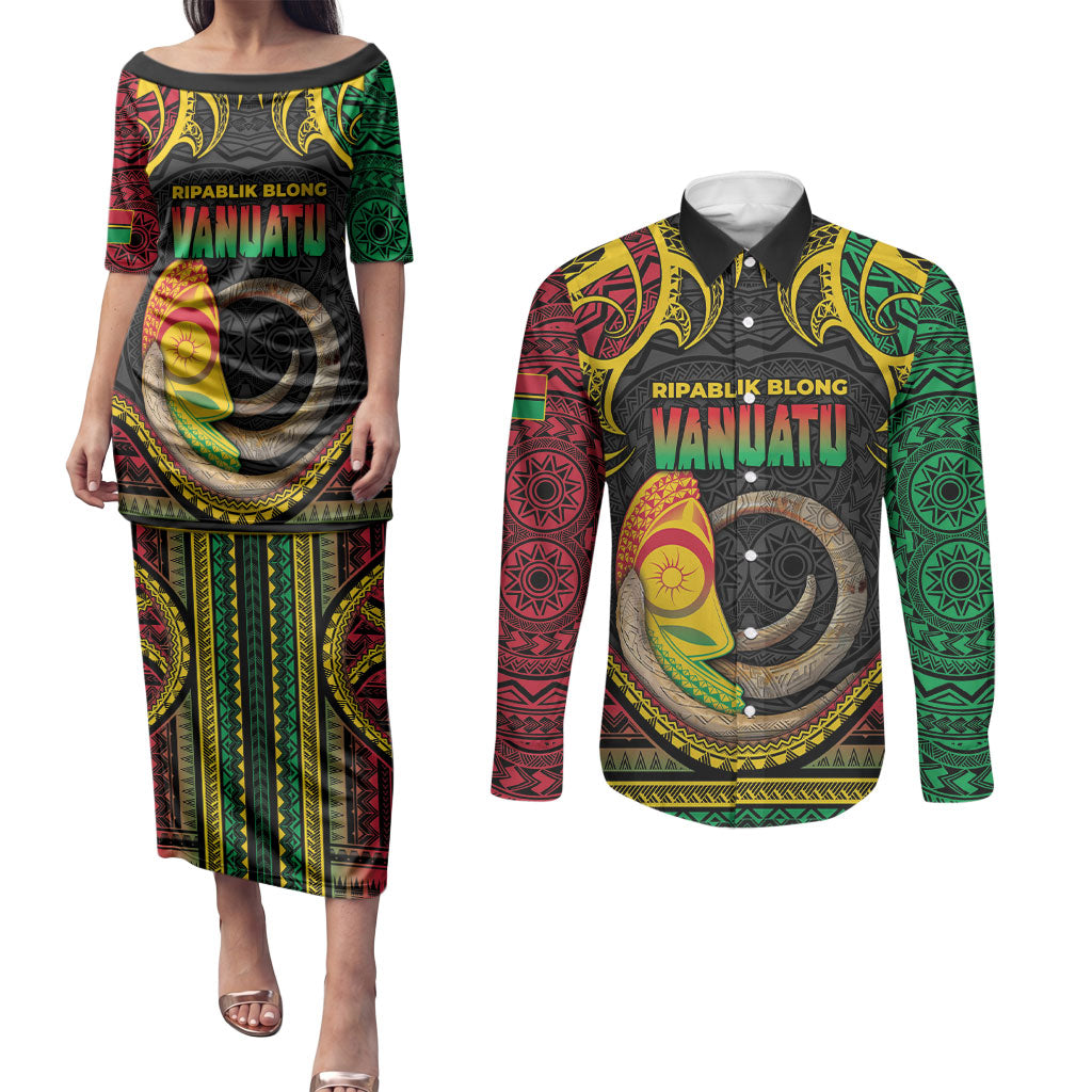Vanuatu Language Week Couples Matching Puletasi and Long Sleeve Button Shirt Boar Tusk Warrior Tribal Floral Pattern DT05 Black - Polynesian Pride