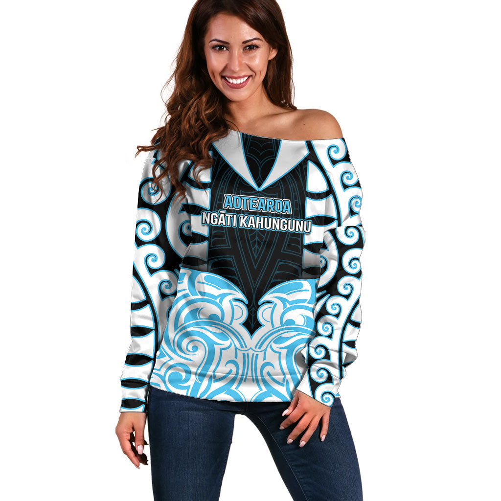 Custom Aotearoa Ngati Kahungunu Off Shoulder Sweater New Zealand Traditional Maori Pattern DT05 Women Blue - Polynesian Pride