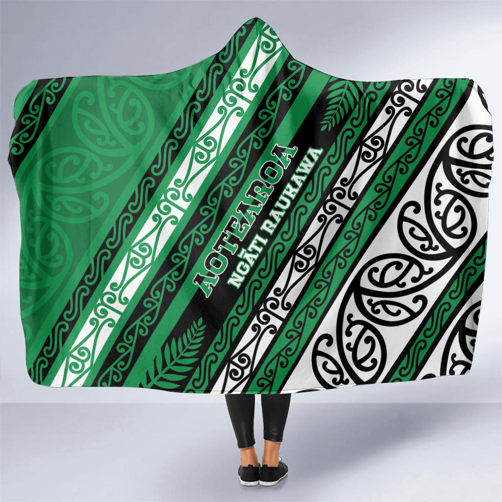 Aotearoa Ngati Raukawa Hooded Blanket New Zealand Maori Tribal Fern Pattern DT05 One Size Green - Polynesian Pride