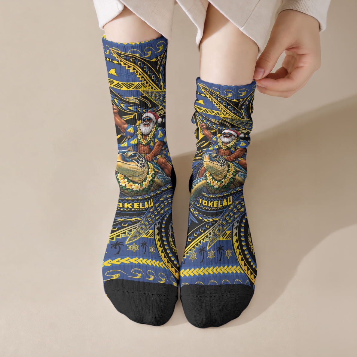 Tokelau Christmas Crew Socks Santa Riding Sea Turtle