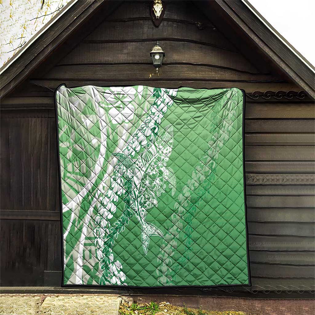 Hawaii Puakenikeni And Maile Lei Quilt Green Polynesian Shark Tattoo DT05 - Polynesian Pride