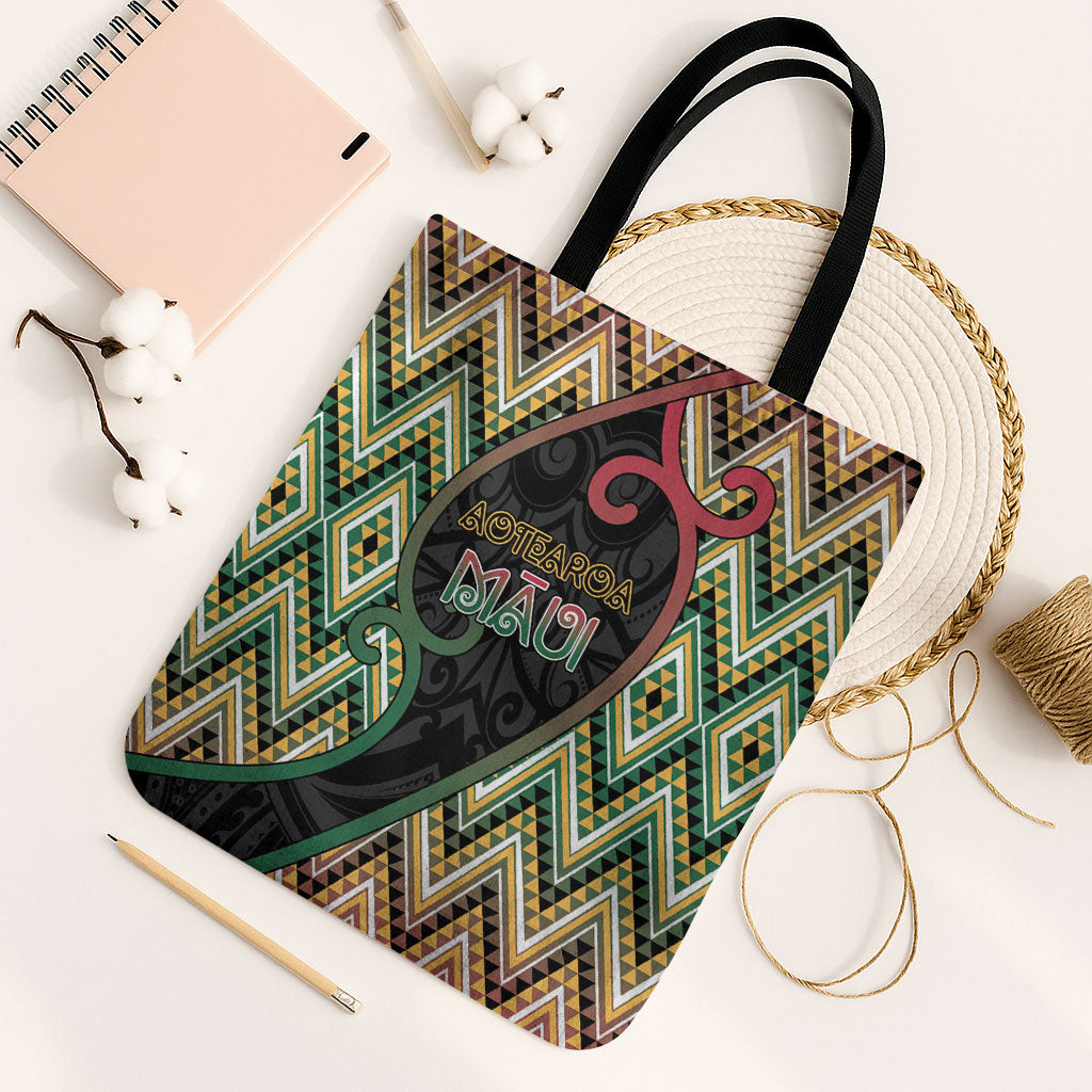 Aotearoa Atua Maui Tote Bag Demigod Hero And Trickster Koru Patterns DT05 Black Strap One Size Green - Polynesian Pride