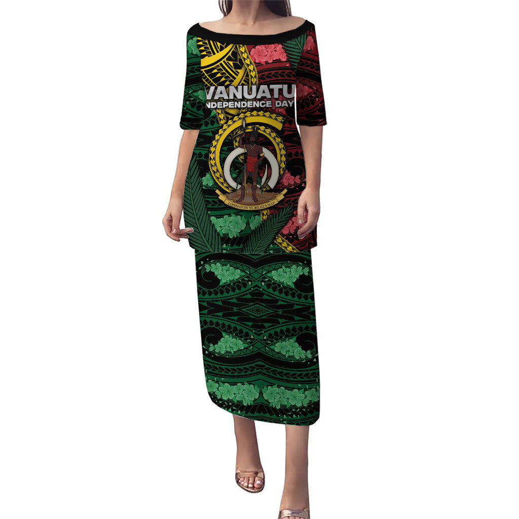 Personalised Vanuatu Independence Day Family Matching Puletasi and Hawaiian Shirt Boar Tusk Warrior Tribal Floral Patterns