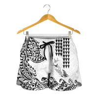 Hawaiian Tribal Manta Ray Shorts for Women Kakau Tattoo and Polynesian Art Motif Pattern LT03 - Polynesian Pride