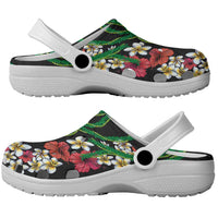 Hawaiian Tropical Flowers and Maile Pikake Clogs Shoes Polynesian Tribal Pattern Black Color