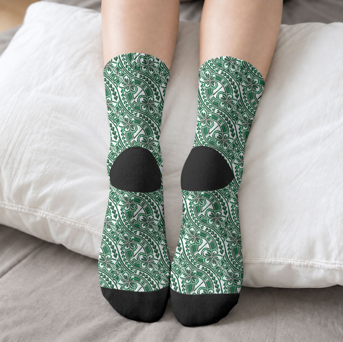 Hibiscus Bloom Island Tribal Waves Crew Socks Green Polynesian Pattern LT01 - Polynesian Pride