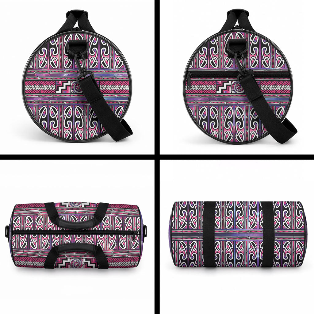 Maori Matariki Duffle Bag Pink Galaxy Aesthetic Koru Art LT01 - Polynesian Pride