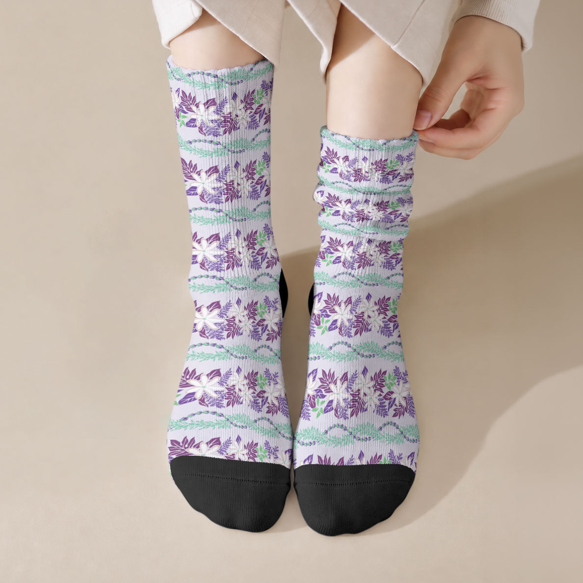 Monstera Tiare Plumeria Lei Pattern Crew Socks Purple Version