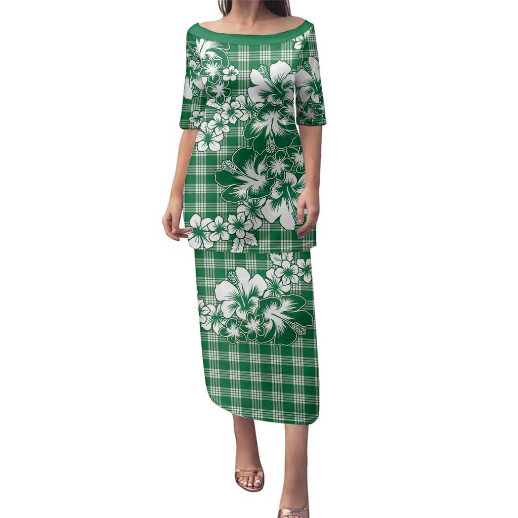 Hibiscus Pakala Emerald Green Family Matching Puletasi and Hawaiian Shirt Tropical Floral Stylized LT01 Mom's Dress Green - Polynesian Pride