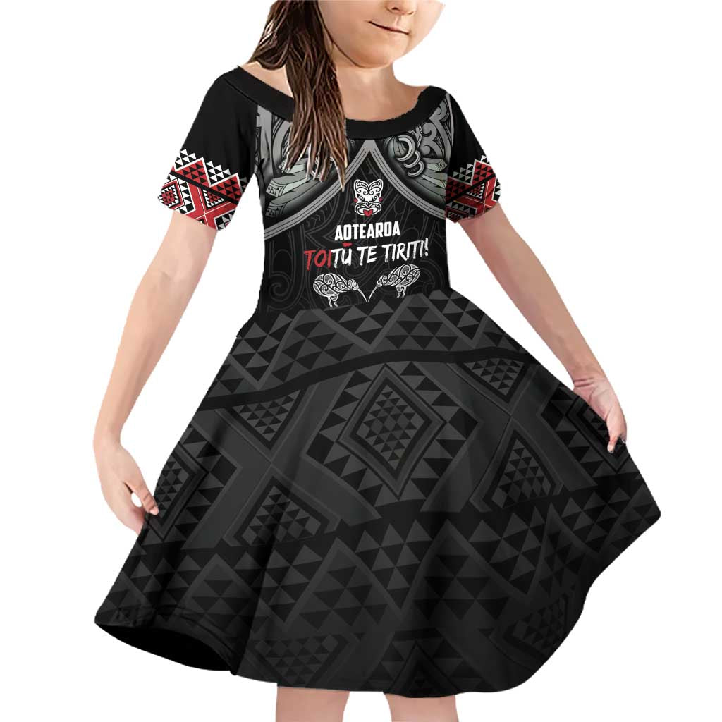 Aotearoa Toitu Te Tiriti Waitangi Family Matching Off Shoulder Short Dress and Hawaiian Shirt Proud To Be Maori LT01 Daughter's Dress Black - Polynesian Pride