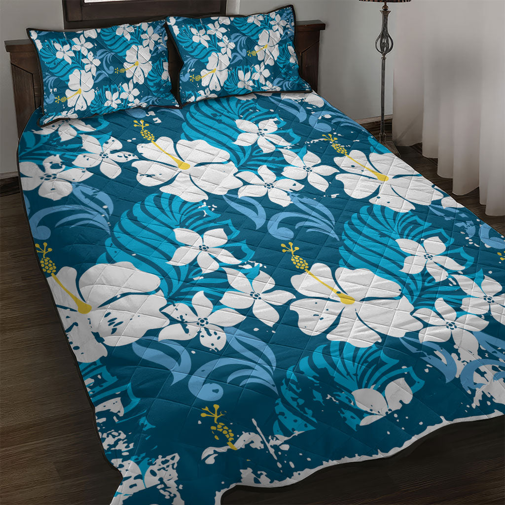 Blue Hawaiian Hibiscus Monstera Quilt Bed Set Grunge Stylized