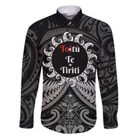 Personalised Toitu Te Tiriti Aotearoa Silver Fern Family Matching Puletasi and Hawaiian Shirt New Zealand Maori Pattern LT01 Dad's Shirt - Long Sleeve Black - Polynesian Pride
